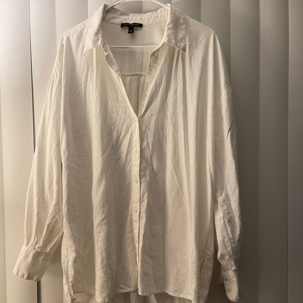 Banana Republic White Casual Button Down Shirt